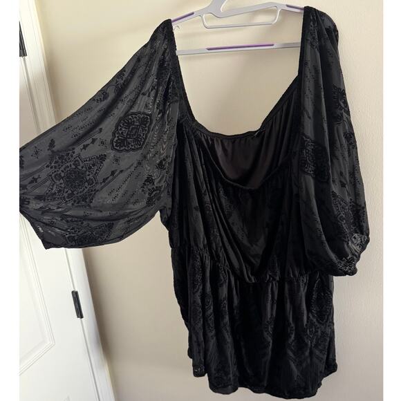 Torrid Size 6 Black Flocked Mesh Square Neck Puff‎ Sleeve Peasant Top Stretch - Picture 4 of 5